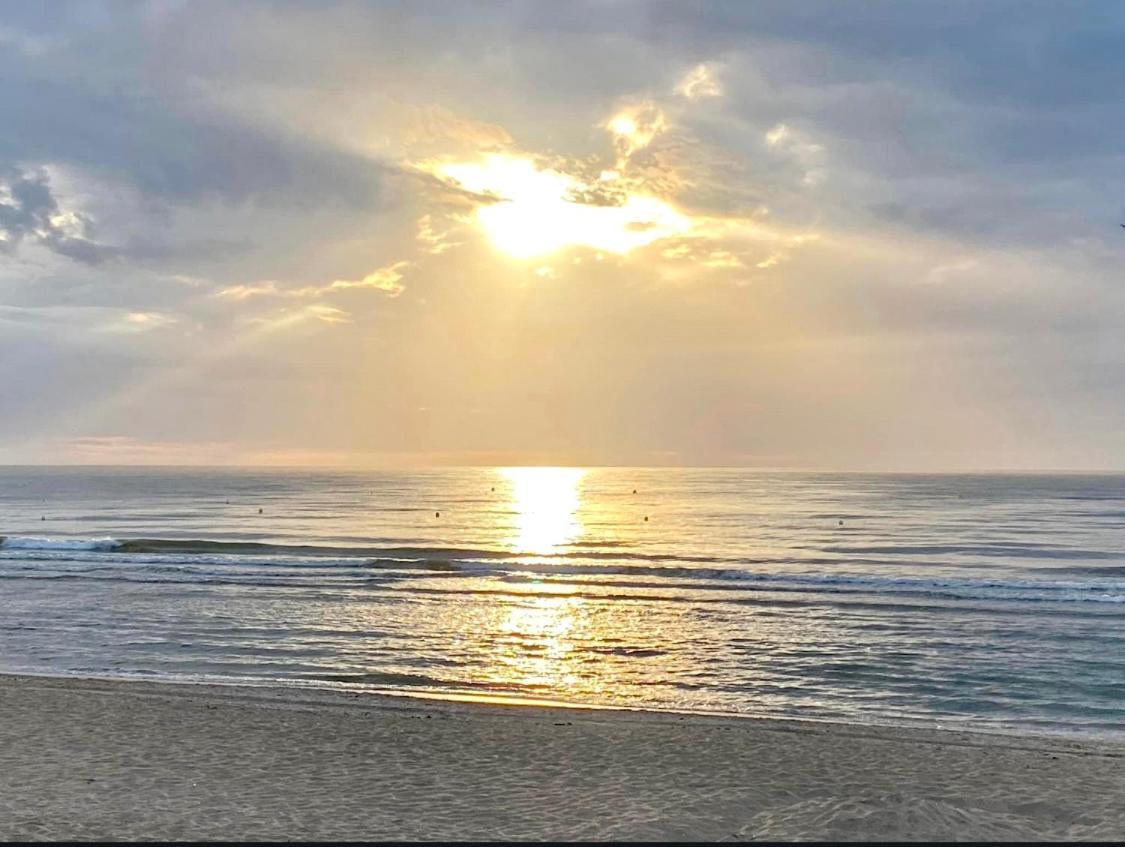 Lesparisnormands - Magnifique Vue Mer - Centre Et Plage วิลเลร์-ซูร์-แมร์ ภายนอก รูปภาพ